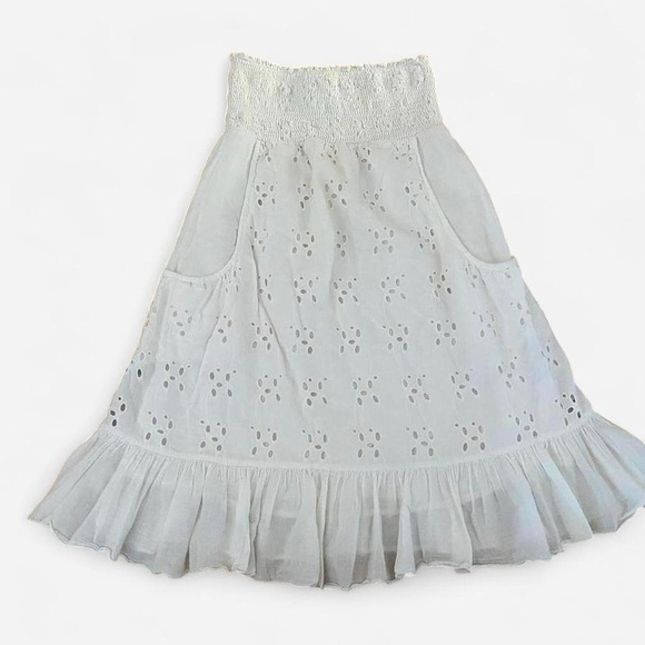 Dresses & Skirts - Elegant White Eyelet Skirt